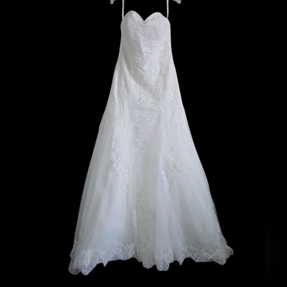 ANNA SORRANO "SUZETTE" STRAPLESS WEDDING GOWN WITH CHANTILLY EYELASH HEM - Picture 3 of 16